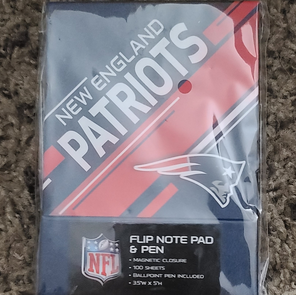 NFL New England Patriots flip note pad and pen set